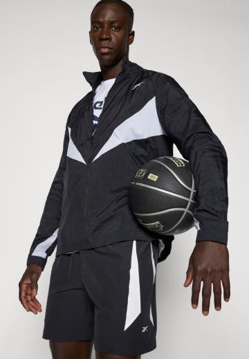 Спортивная куртка