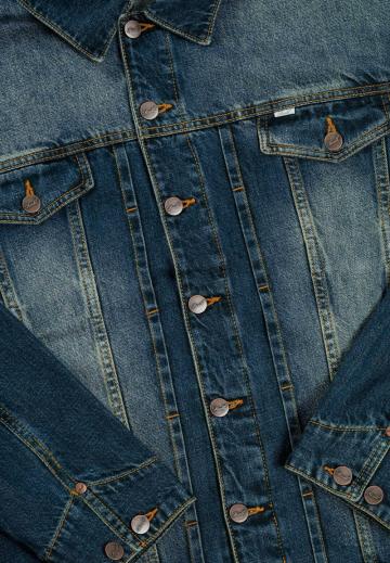 Джинсовая куртка