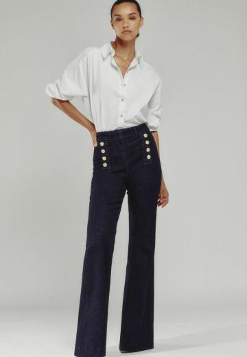 Клешеные брюки