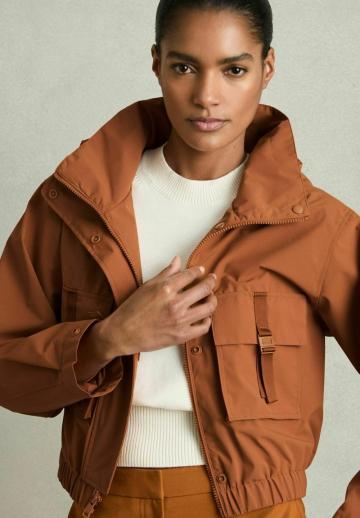 Куртка с накладнымит карманами