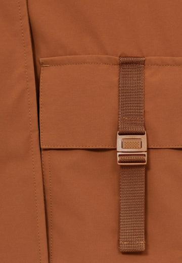 Куртка с накладнымит карманами