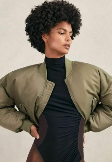 Куртка с накладнымит карманами