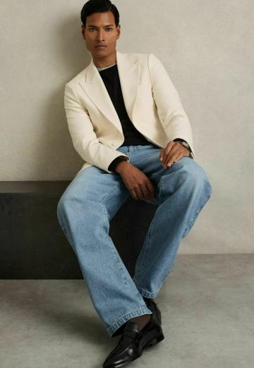 Прямые джинсы