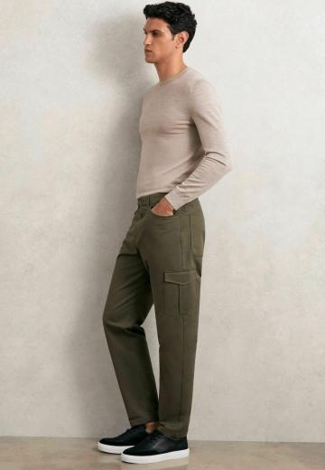 Брюки с накладными карманами