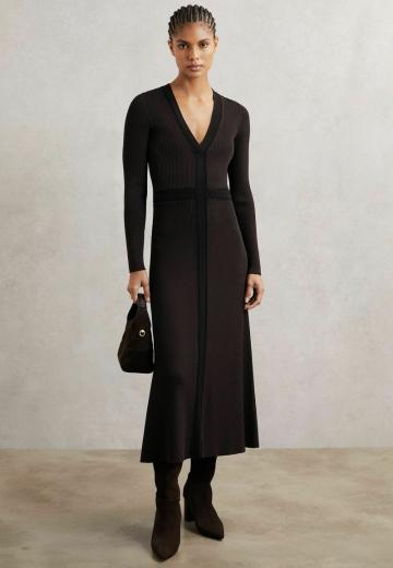 Вязаное платье