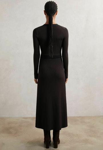 Вязаное платье