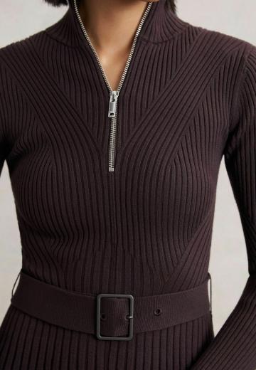 Вязаное платье