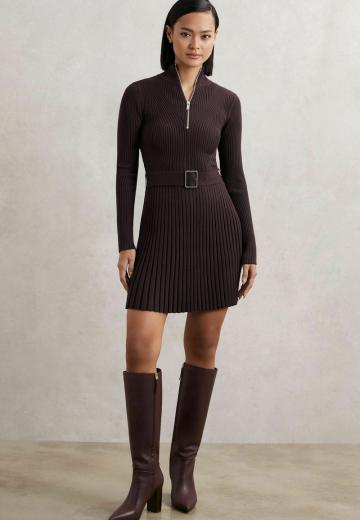 Вязаное платье