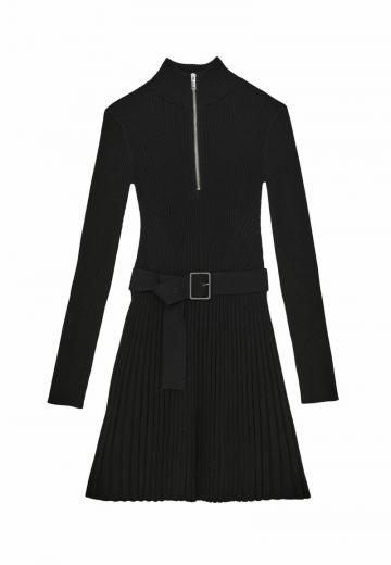 Вязаное платье