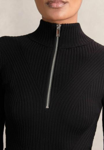 Вязаное платье