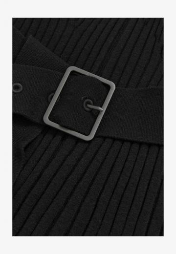 Вязаное платье