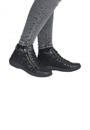 Ботинки на шнуровке