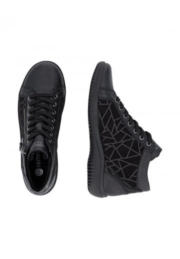 Ботинки на шнуровке