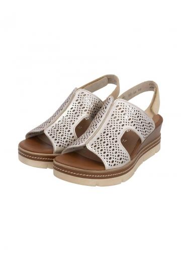 Босоножки на танкетке