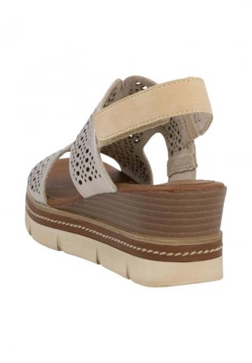 Босоножки на танкетке