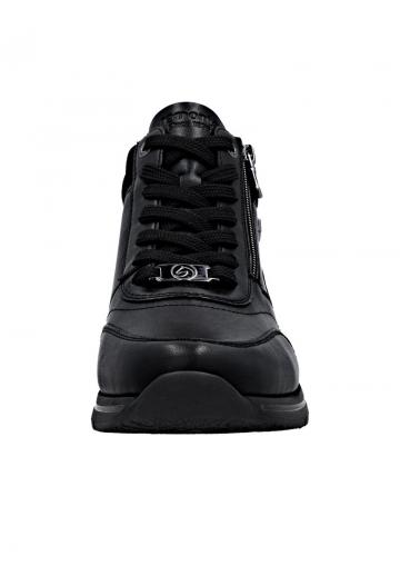 Ботинки на шнуровке