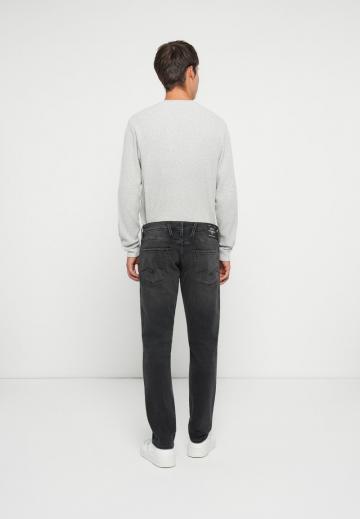 Узкие джинсы