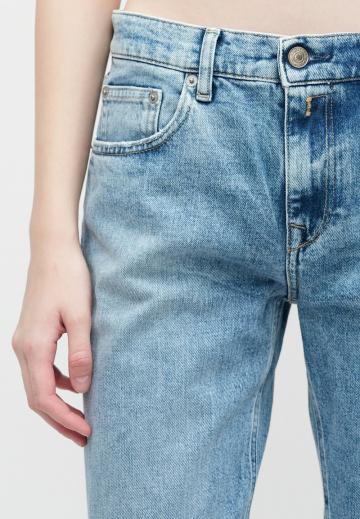 Прямые джинсы