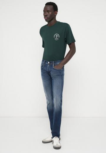 Узкие джинсы