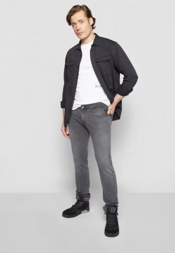 Узкие джинсы