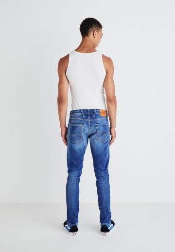 Узкие джинсы