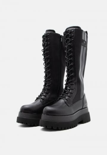 Сапоги на шнуровке