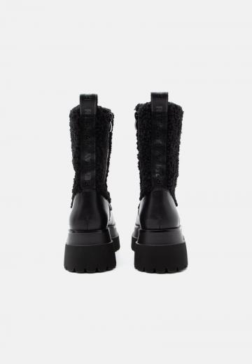 Сапоги на шнуровке