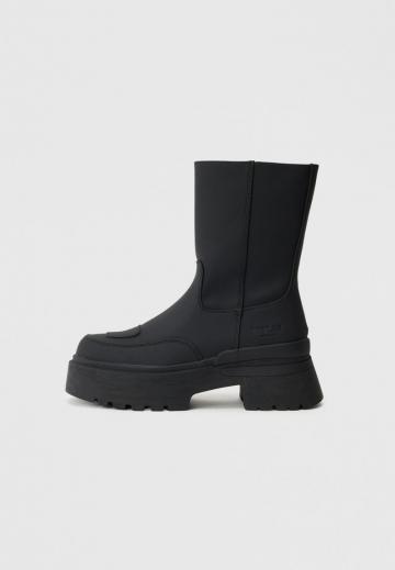 Полусапожки на платформе