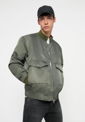 Куртка бомбер