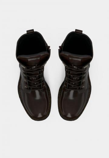 Ботинки на шнуровке