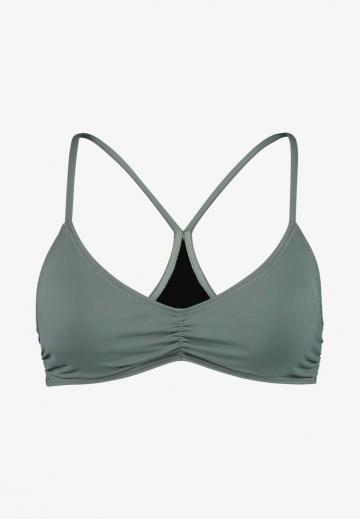 Треугольное бикини