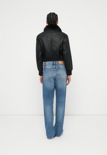 Свободные джинсы