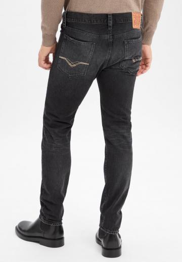 Узкие джинсы