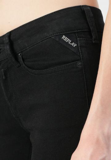 Узкие джинсы