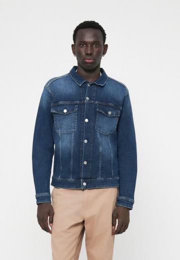 Джинсовая куртка