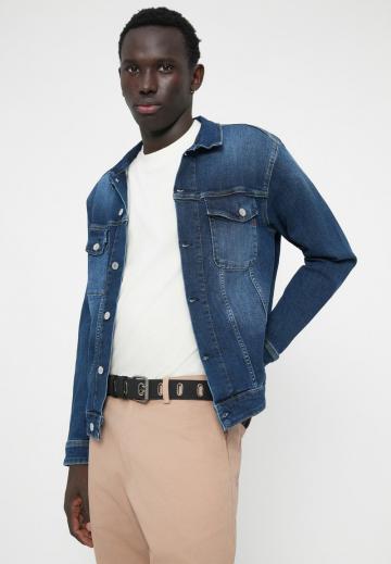Джинсовая куртка
