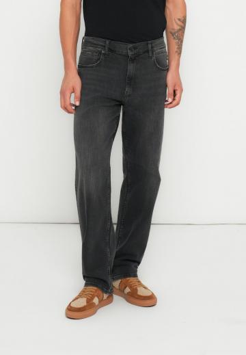 Свободные джинсы