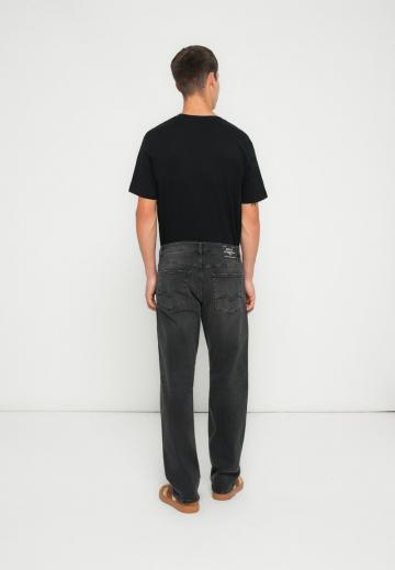 Свободные джинсы