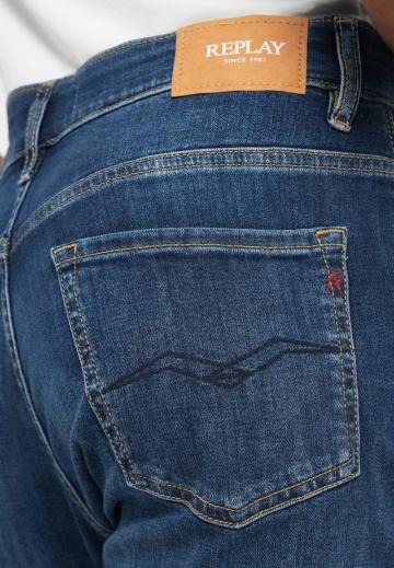 Прямые джинсы