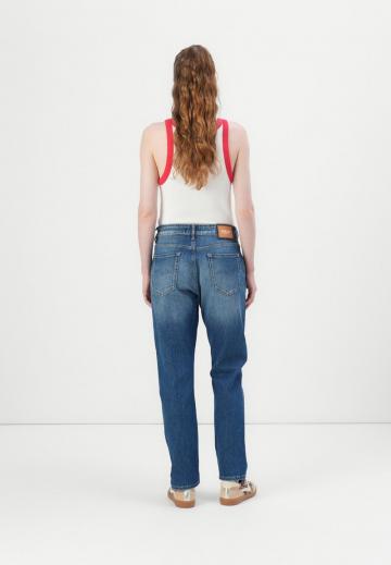 Прямые джинсы