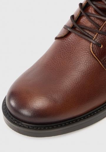 Ботинки на шнуровке