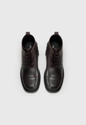 Ботинки на шнуровке