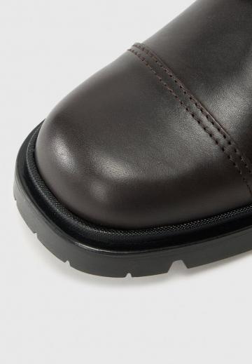 Ботинки на шнуровке