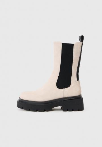 Полусапожки на платформе