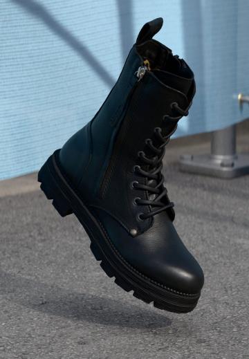 Ботинки на шнуровке