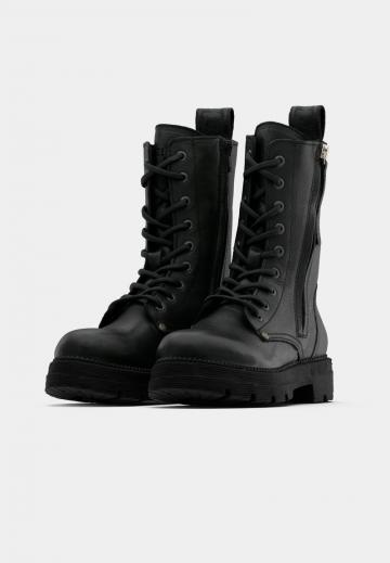 Ботинки на шнуровке
