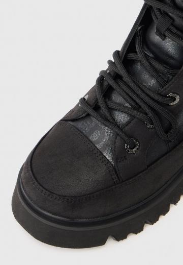 Ботинки на шнуровке