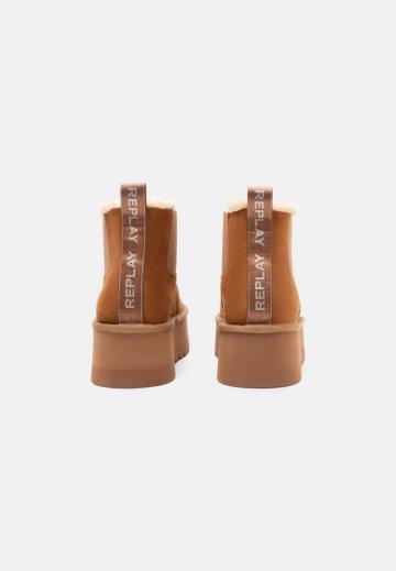 Полусапожки на платформе