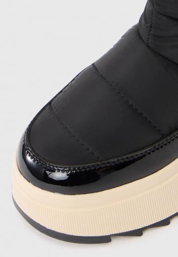 Сапожки на танкетке