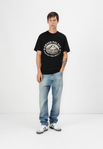 Прямые джинсы